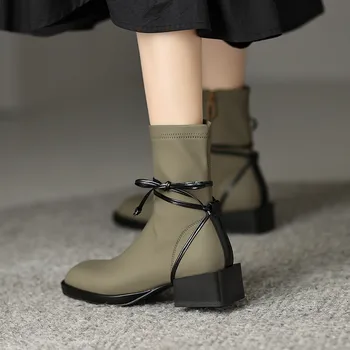 2023 Новые женские короткие сапоги с квадратным носком на толстом каблуке, Эластичные тонкие сапоги на среднем каблуке, короткие ботинки Martin в английском стиле.