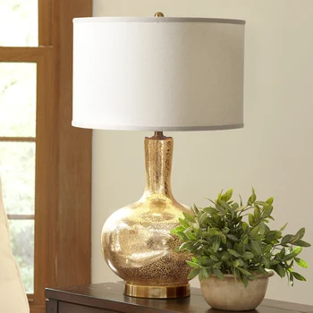 Золотая настольная лампа для спальни, креативный современный свет, простая роскошная прикроватная лампа, Скандинавская модель, Индивидуальность комнаты, Серебряные Теплые лампы