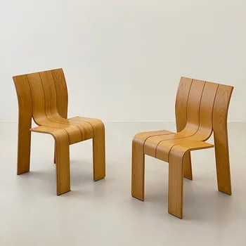 Стул из массива дерева с изогнутым стулом, простые средневековые дизайнерские обеденные стулья специальной формы со спинкой в стиле ретро, модный